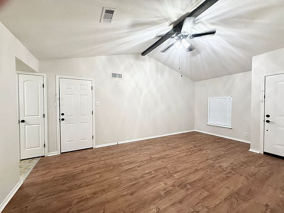 4th image of 941 S Walker St