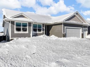 1627 Prairie Rose Dr SW, Cedar Rapids, IA 52404