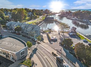 259 Kalamazoo St APT 4, South Haven, MI