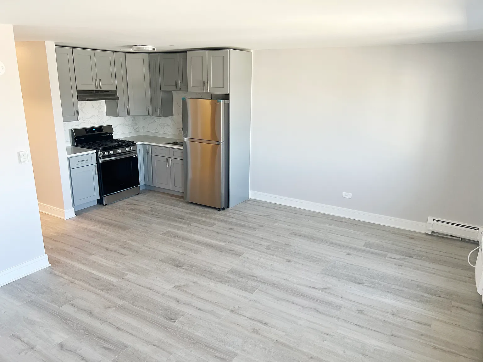 Studio, 450 sqft, $1,420 — Photo 3