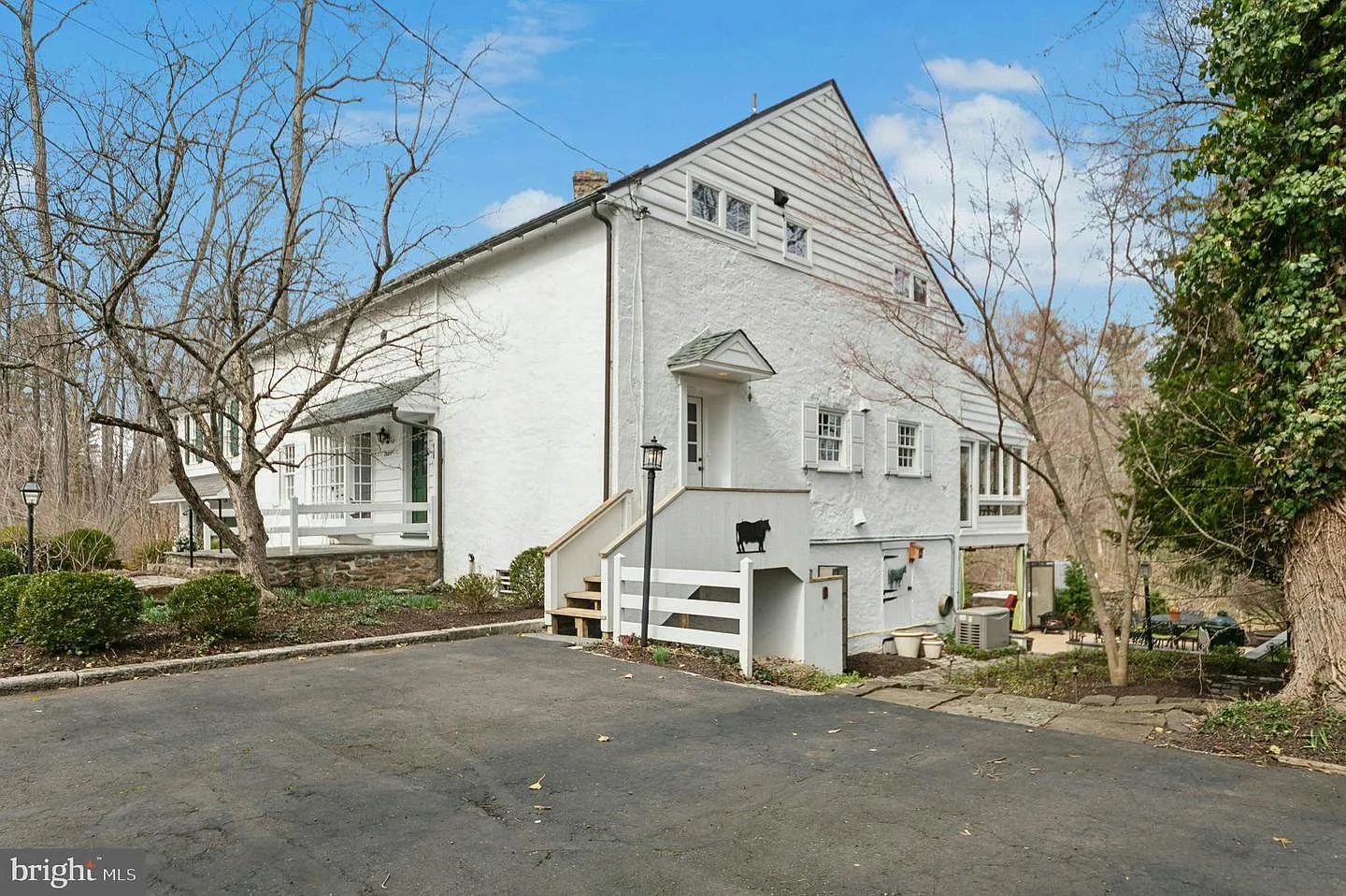 2885 Mill Rd photo 1