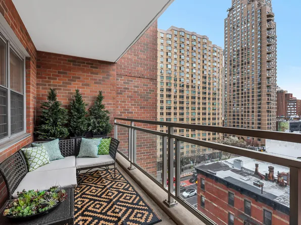 360 East 72nd Street B1008 image 3 of 17