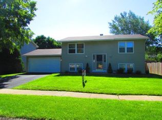 1620 Cumberland Rd, Aurora, IL 60504