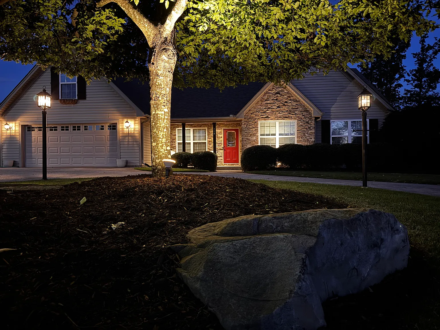 4 bed, 2.5 bath, 2850 sqft, $2,575 — Photo 4