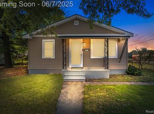 5832 Wilkie St, Taylor, MI 48180