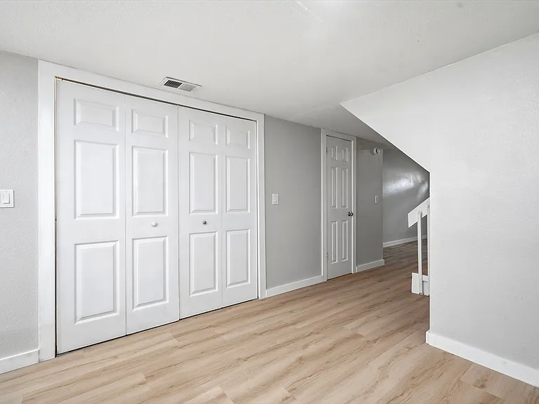 8511 J R Manor Dr — Photo 12