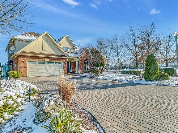 2nd image of 824 Lake Trail Dr