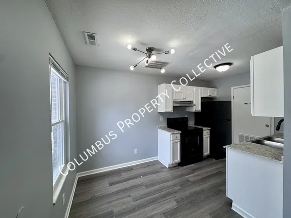 3287 E Mound St, Columbus, OH 43227