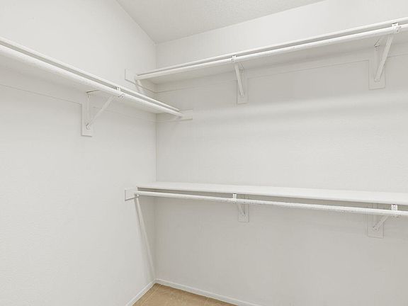 4th image of 81157 La Reina Cir