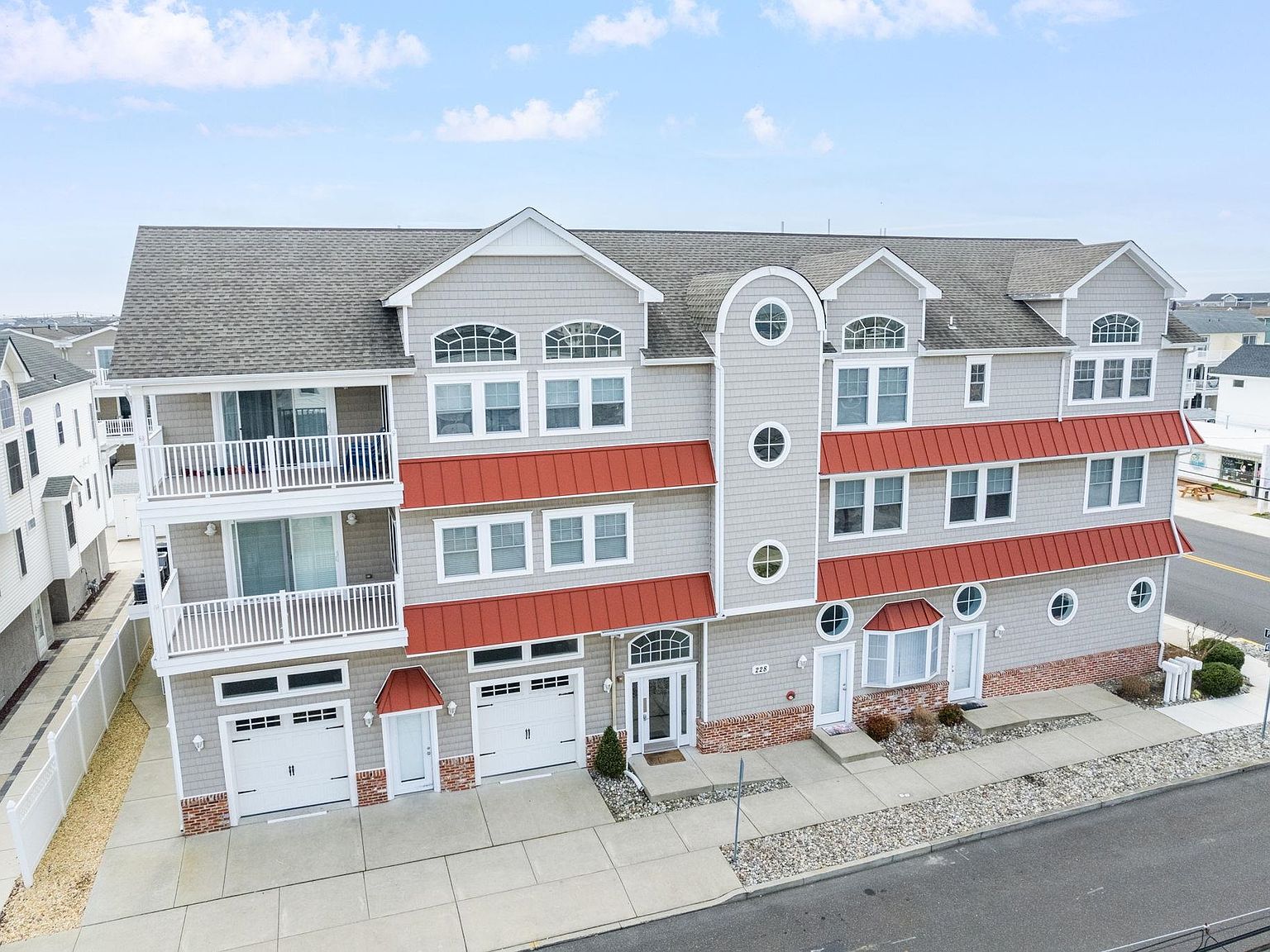 228 43rd St APT 202, Sea Isle City, NJ 08243 Zillow