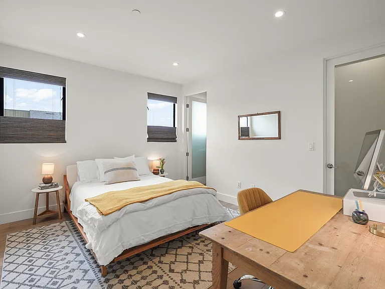 Second bedroom with Queen bed, full bath & closet