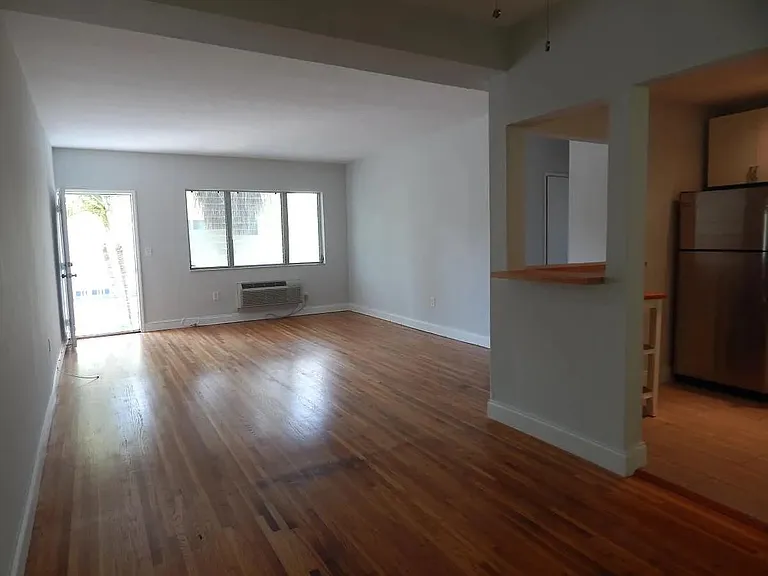 1200 Marseille Dr — Photo 7