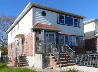 1574 Murray St, Flushing, NY 11357