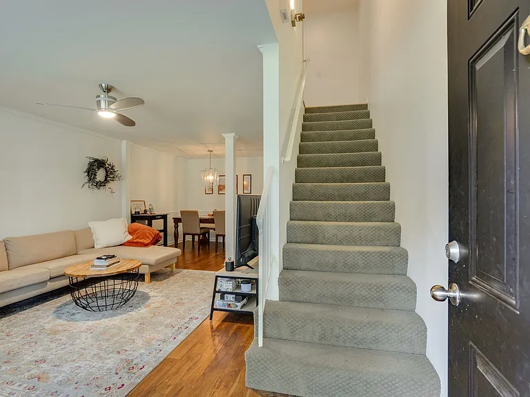 114 Brattlesboro Dr — Photo 7