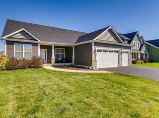 2332 Surrey St, Sycamore, IL 60178