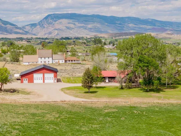 15 Cole Rd, Cody, WY 82414