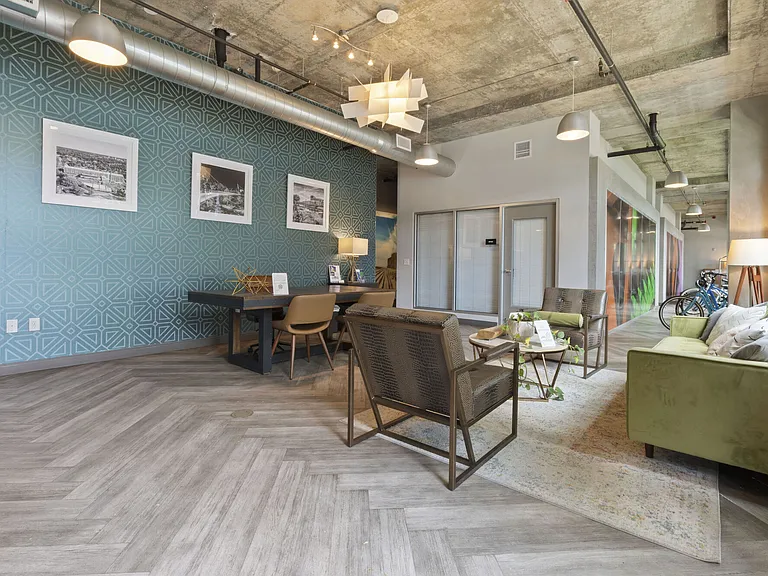 400 Rhett — Photo 21
