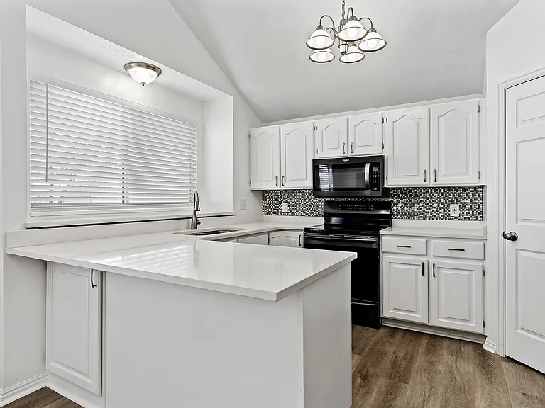 1806 N 350 W — Photo 5