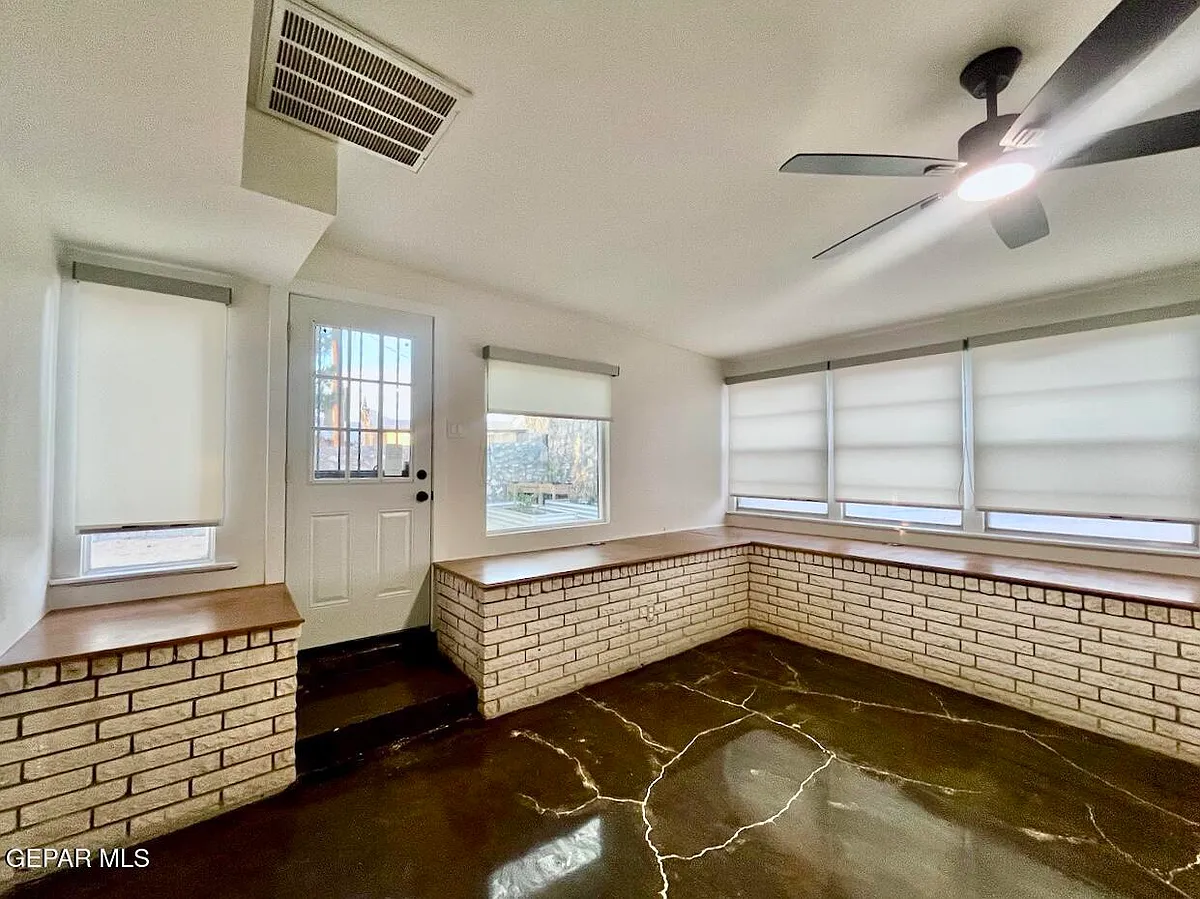 Building Photo - 1203 Madeline Dr #B