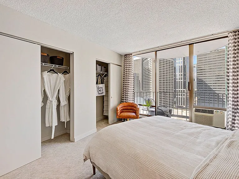 Tower 801 — Photo 12