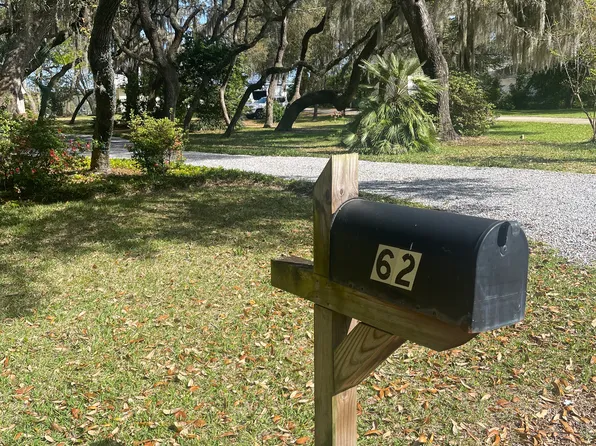 62 Marlborough Rd, Shalimar, FL 32579