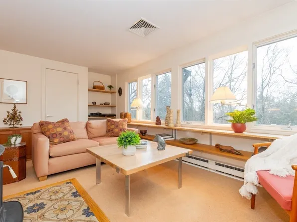 73 Valentine St, Newton, MA 02465