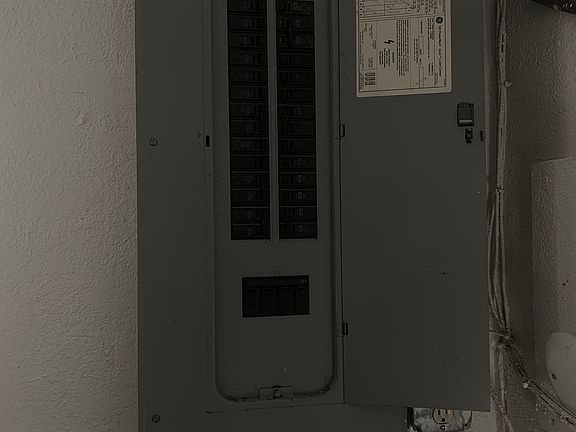 2nd image of 124 SE Celestia Ct