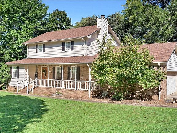 3rd image of 105 Sunset Ct