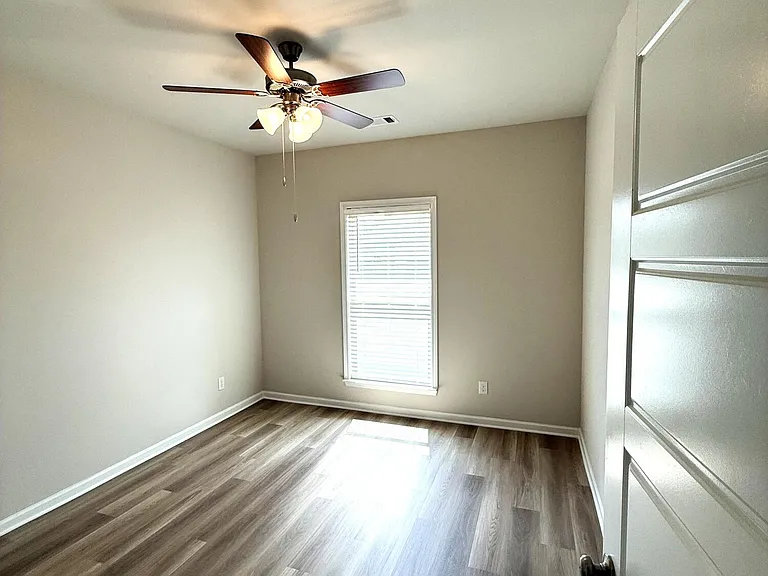 527 Vista Pointe Dr — Photo 22