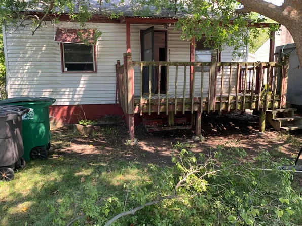 3573 Nebraska St, Lake Station, IN 46405