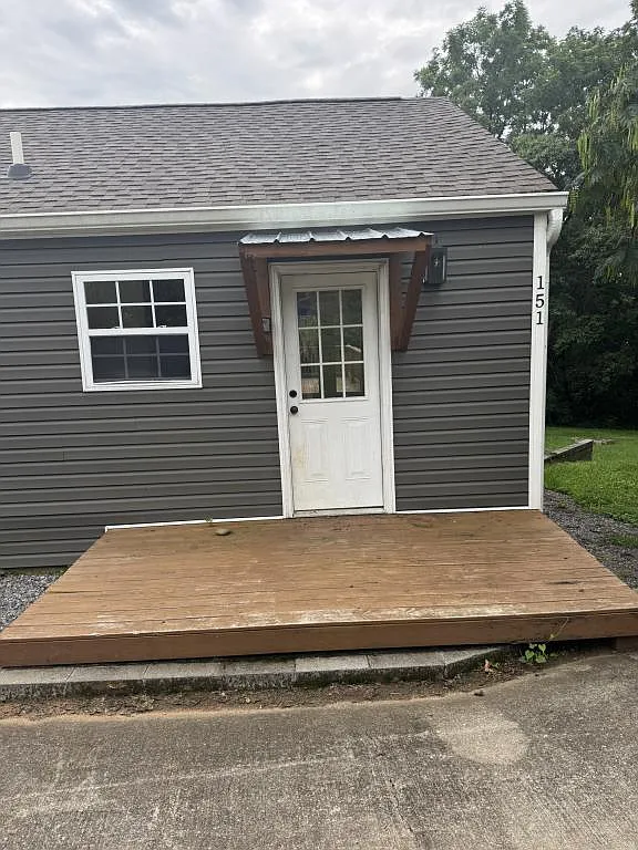151 Hamilton Cir — Photo 2