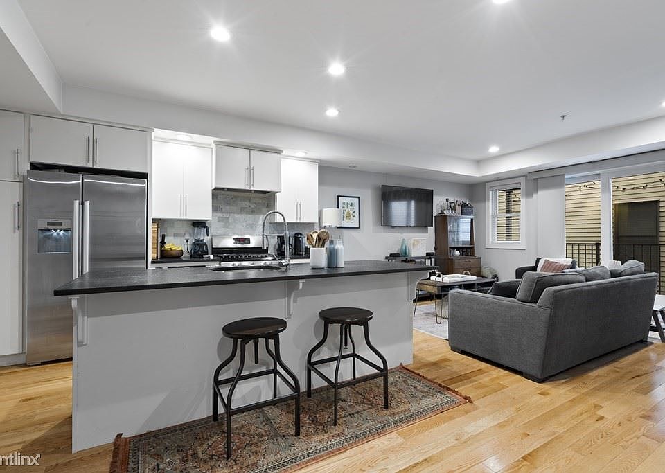 339 West Broadway #10 Boston (South Boston) Unit Photo 2