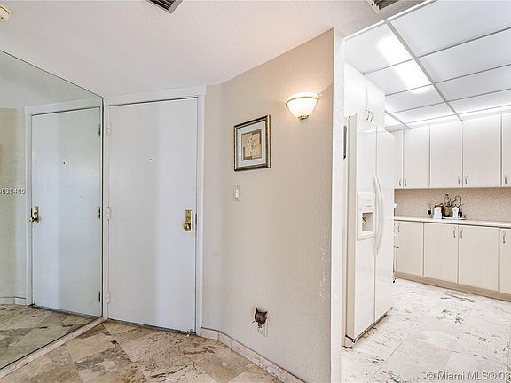 4th image of 20500 W Country Club Dr APT 115