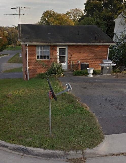 1st image of 2039 Purcell Ave NE