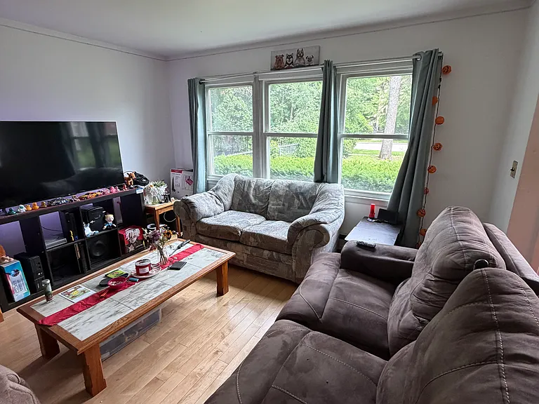 73 N Prospect St #1 — Photo 4