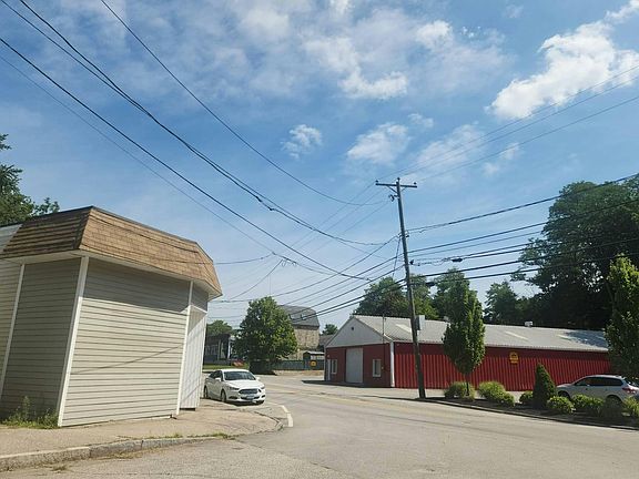 4th image of 24 New York St