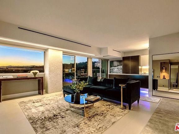 4th image of 838 N Doheny Dr APT 1202