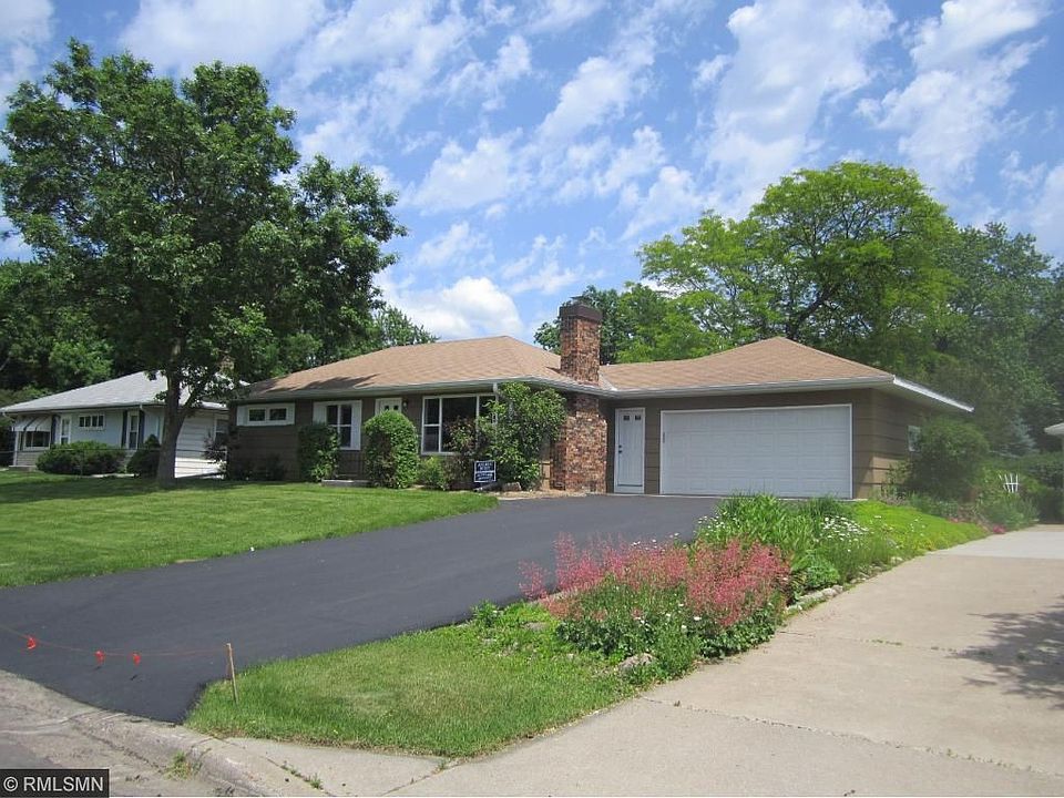 1st image of 2570 Herschel St