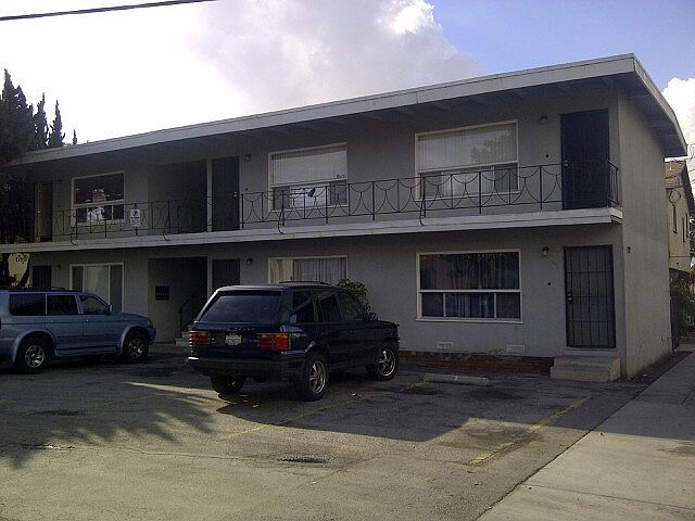 1st image of 12 W Pleasant St APT 5