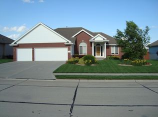 8609 S 100th St, La Vista, NE 68128