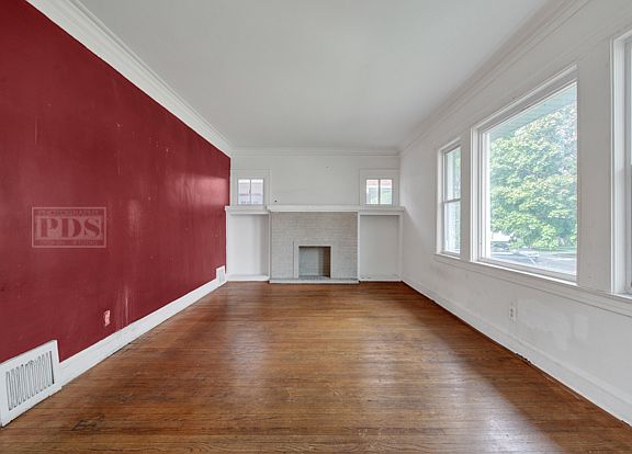 5th image of 1022 S 12th Ave
