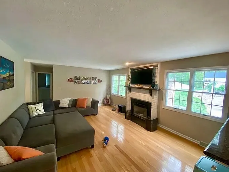 56 Orchardview Dr — Photo 7