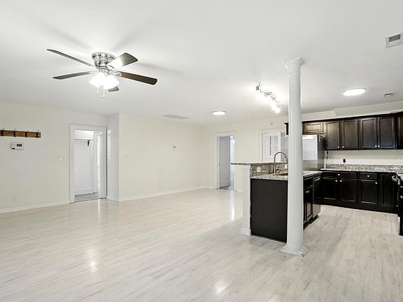 4th image of 2605 Bapaume Ave #A