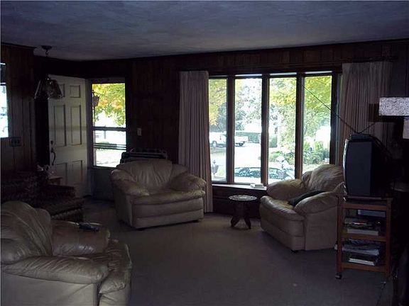 2nd image of 12 Harrington Dr
