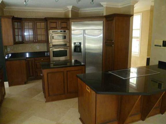 5th image of 5325 NW 51st St