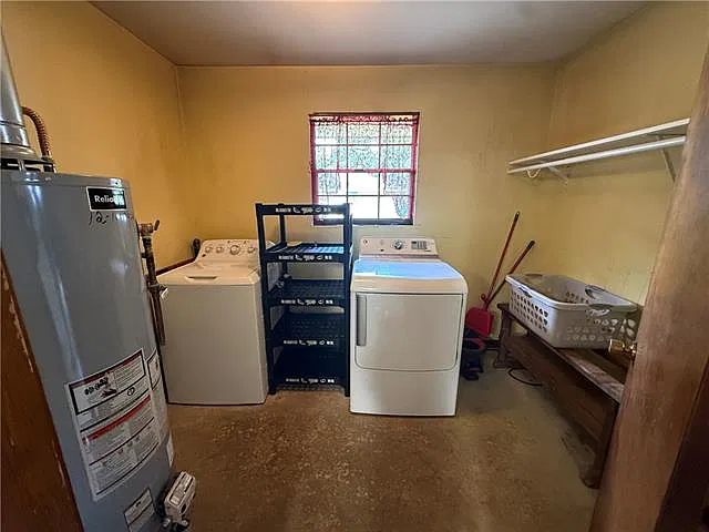 3 bed, 2.0 bath, 1300 sqft, $2,000 — Photo 3