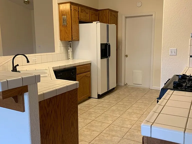 2430 Zion Way — Photo 5