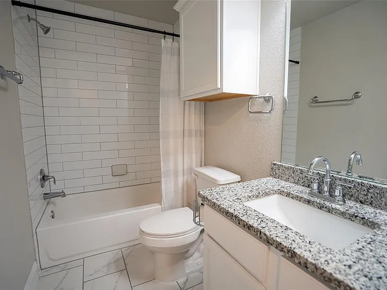 1215 Davis St — Photo 29