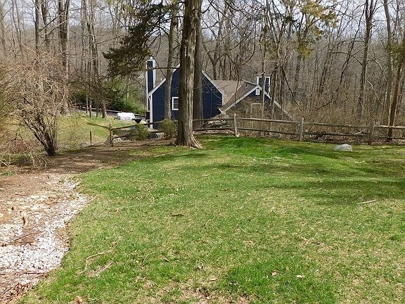 3rd image of 381 Bennetts Farm Road