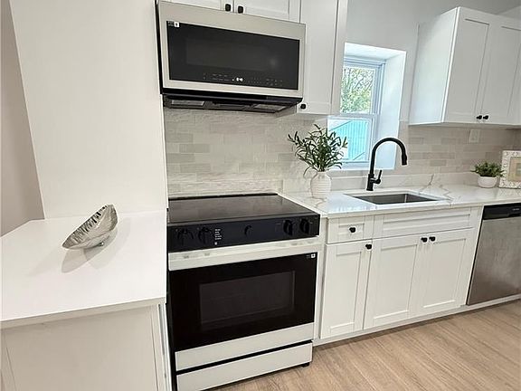 3rd image of 710 Elliott St